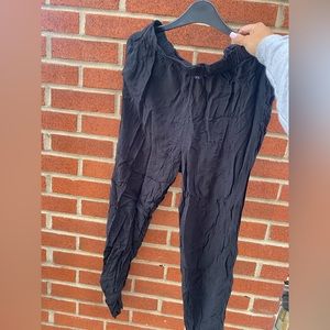 BCBG jogger type pant with tie belt